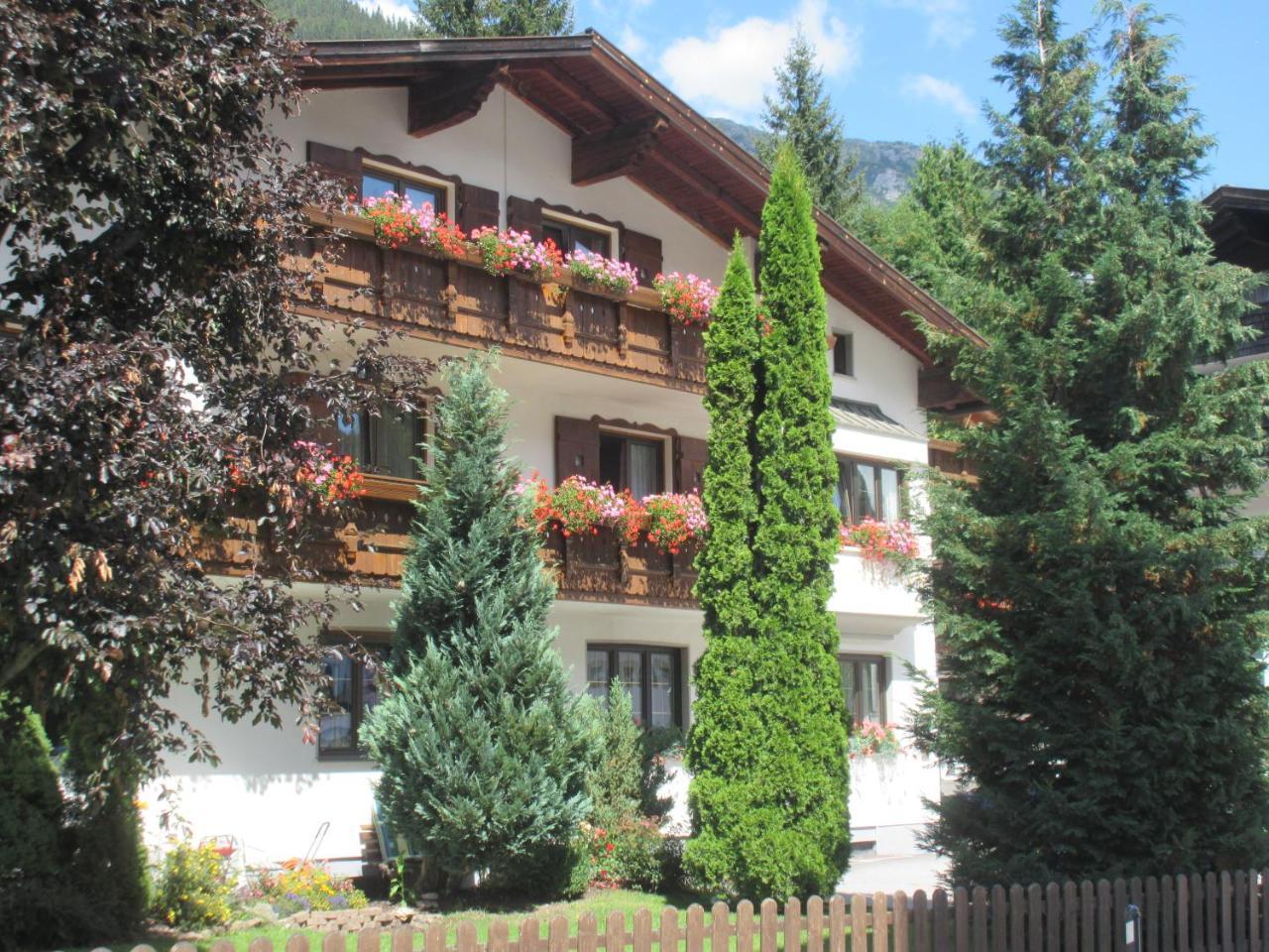 Haus Fallesin Sankt Anton am Arlberg Bagian luar foto
